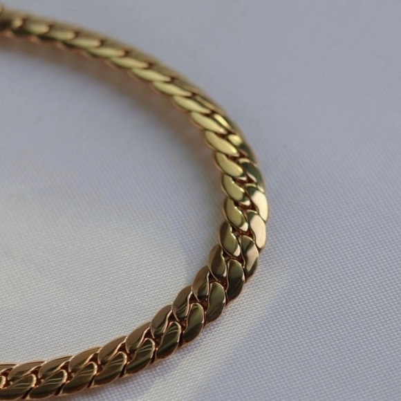 CLOSING SALE! 18K Gold Plated Thick (6mm) Weaved Snake Chain - Picture 12 of 12